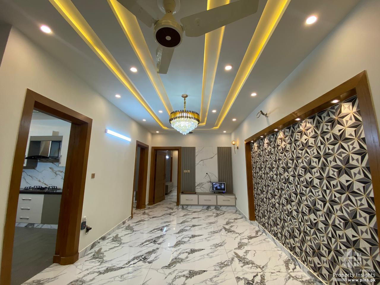 10 Marla Designer House For Sale in Bahria Town Islamabad