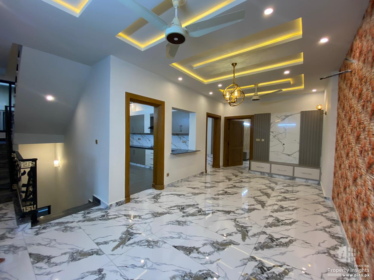 10 Marla Designer House For Sale in Bahria Town Islamabad