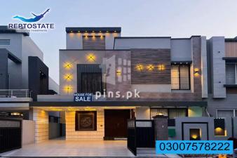 10 Marla House Available for sale in bahria town lahore