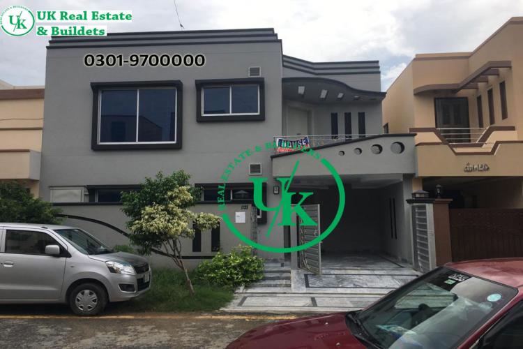 8 Marla Used House for Sale in Bahria town Lahore